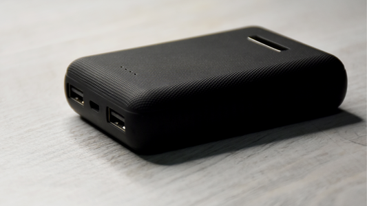 Choosing the Right Power Bank: A Guide to Keeping Your Devices Charged on the Go